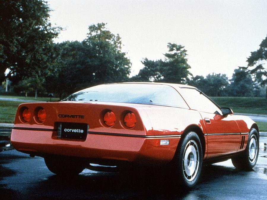  Chevrolet Corvette Coupe 1983 года  (фото 5 из 26)